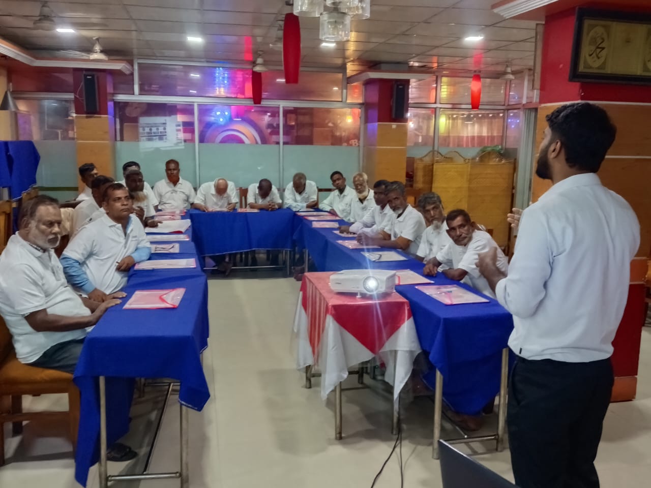 রাজশাহীতে চালক-সহকারীদের জেন্ডারভিত্তিক সহিংসতা ও যৌন হয়রানি প্রতিরোধে প্রশিক্ষণ