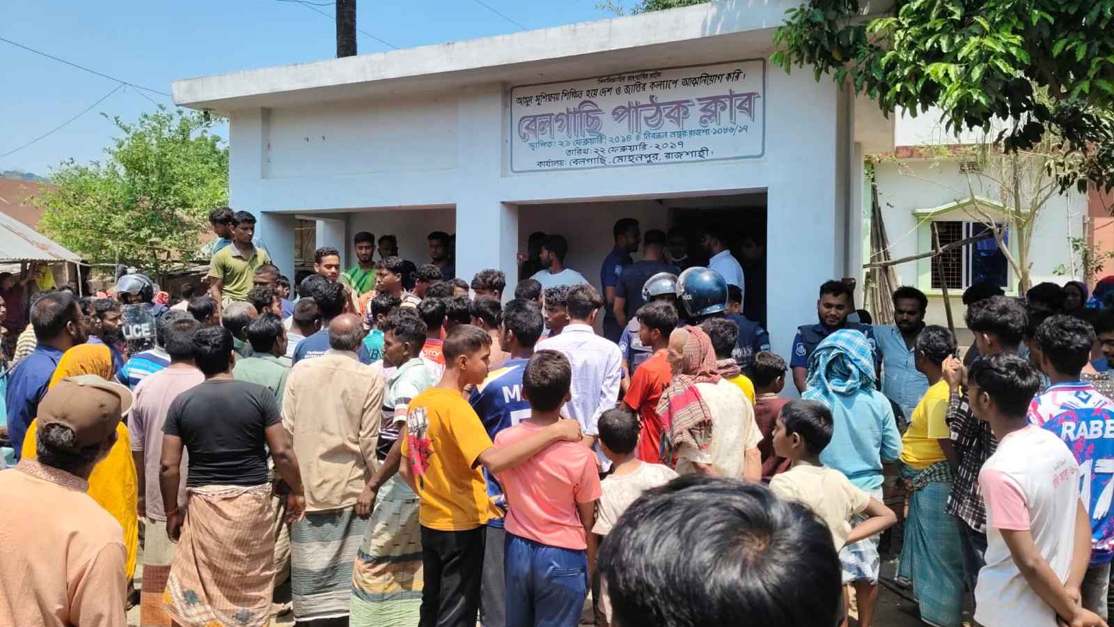 রাজশাহীতে তুচ্ছ ঘটনায় ভ্যানচালককে পিটিয়ে হত্যা